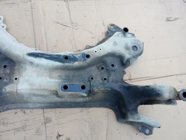 Viga suspensión delantera RAV4 III OEM 06-12 image 5
