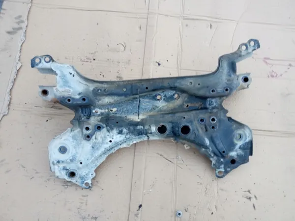 Viga suspensión delantera RAV4 III OEM 06-12 image 7