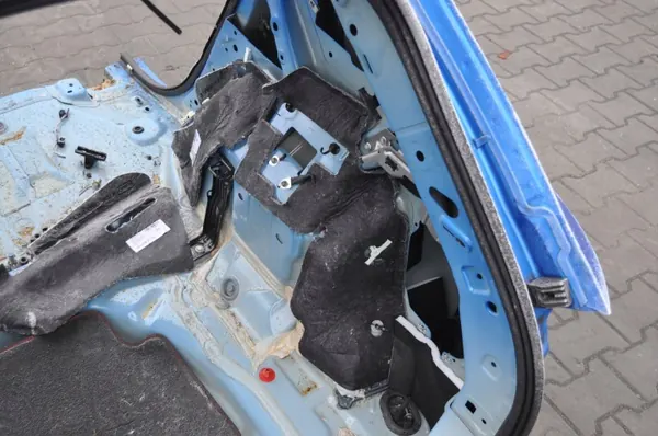 Para-lamas traseiro Ford Kuga MK3 esquerdo/direito OEM 415903 image 6