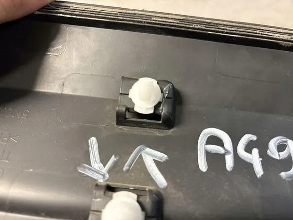 Volkswagen OE Door Trim Left Front 5N0854939A image 9