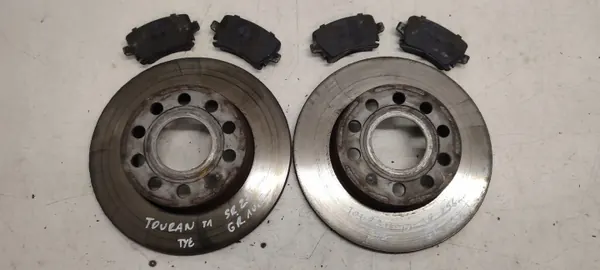 Bromsskivor 260mm + Belägg Bak VW Touran Golf V image 2