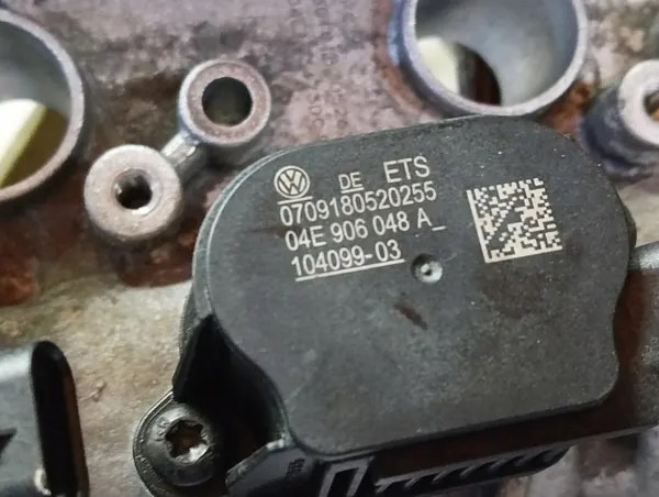 Ventildeckel OEM 04E103473DC für VW Audi Seat 1.5 TSI image 7