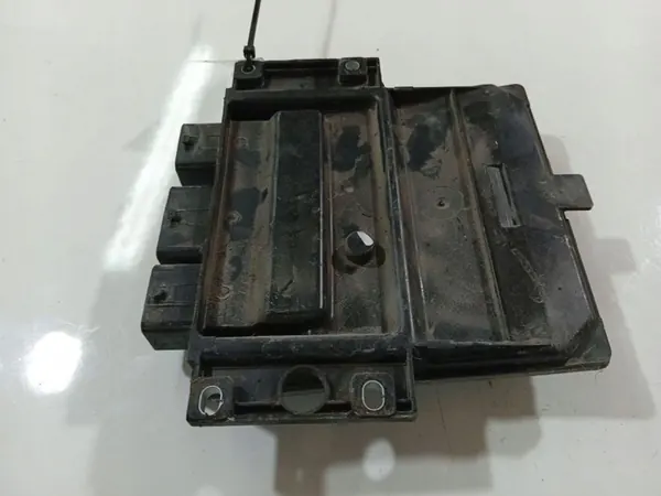 Renault Clio Ordinateur de moteur 2005 1.5L 8200399038 image 3