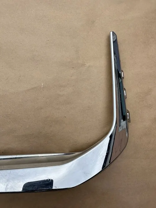 Vasemman etupuskimen koriste BMW 7 G11/G12 LCI OEM image 5