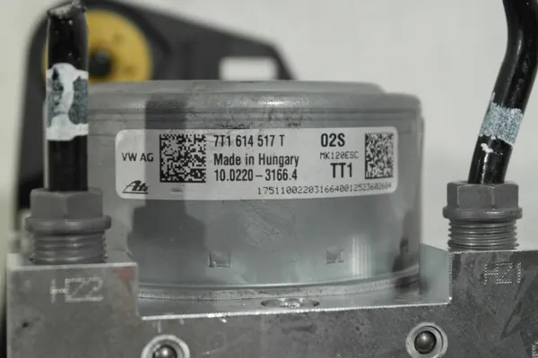 Bomba ABS VW T7 Multivan OEM 7T1614517T - Usado image 4