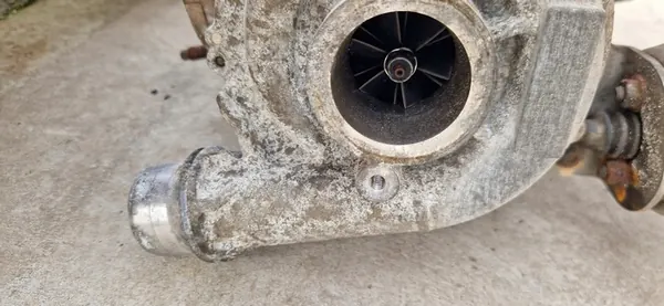 Turbo Renault Megane III 1.9 DCI image 3