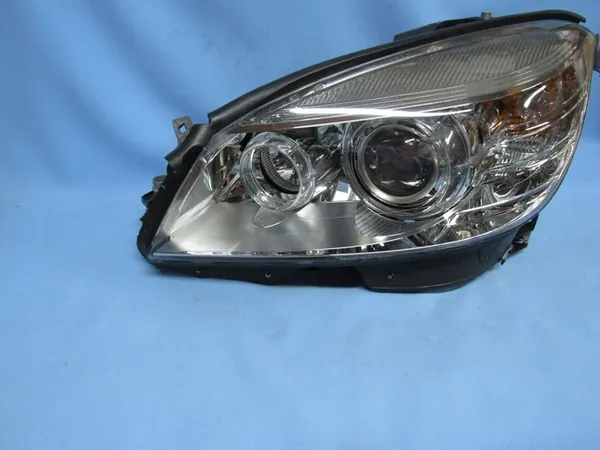 Linker Mercedes W204 Bi-Xenon Koplamp Europa image 2