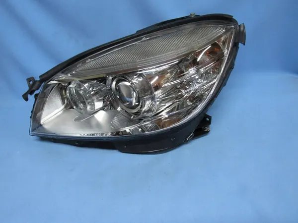Linker Mercedes W204 Bi-Xenon Koplamp Europa image 3
