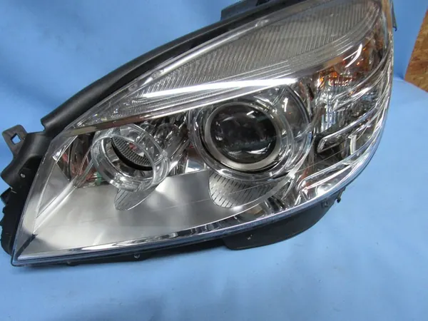 Linker Mercedes W204 Bi-Xenon Koplamp Europa image 4