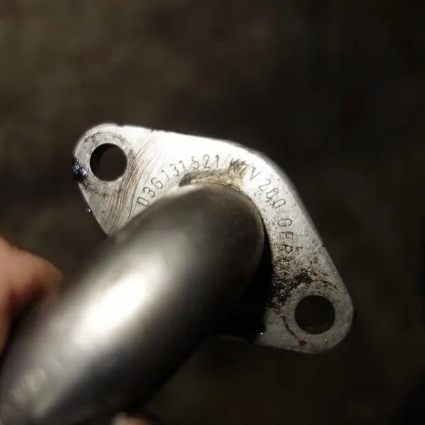 AUDI A4 B7 A6 C6 2.0 TDI Tubo EGR 03G131521K image 2