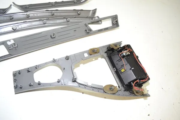 Acabamento da Porta Dianteira Direita BMW E90 E91 LCI 7121474 image 10