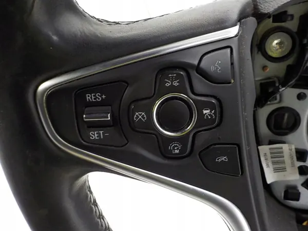Ohjauspyörä OEM 39016154 KJL Opel Insignia A:lle image 7