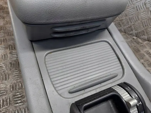 Middenconsole armsteun OEM 7L5941435A Porsche Cayenne image 3