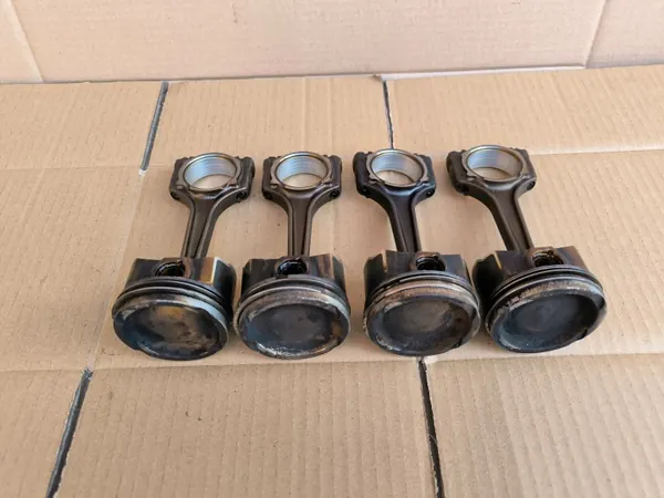 Pistón Fiat 500X 1.4 MultiAir Turbo OEM 72L66 image 2