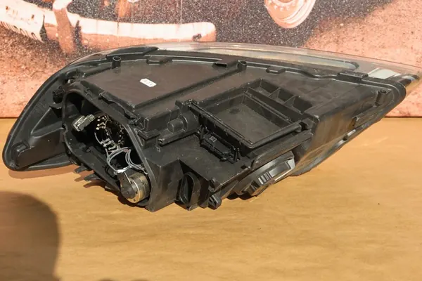 Farol Direito AUDI Q7 image 5