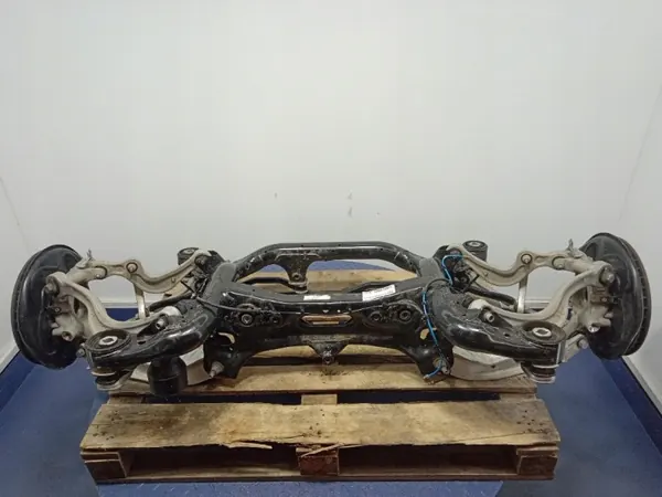 Audi SQ8 Q8 achterophangingbalk OEM 4M0500025 image 5