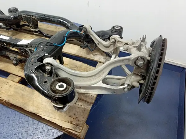 Audi SQ8 Q8 achterophangingbalk OEM 4M0500025 image 9