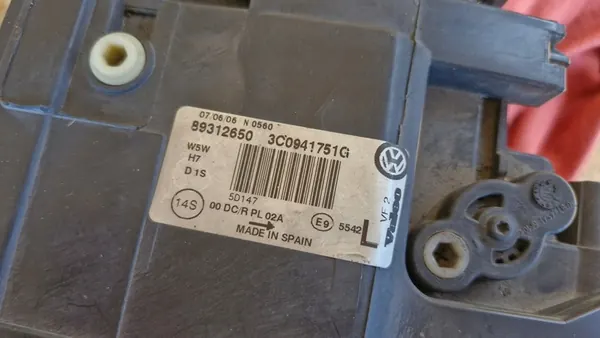VW Passat B6 Vasemman Xenonlamppu OEM 3C0941751G image 4