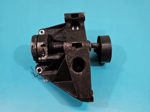 Base de montagem do alternador Audi 80 B4 1.9 TDI image 3