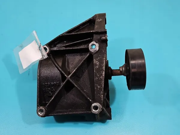 Base de montagem do alternador Audi 80 B4 1.9 TDI image 6