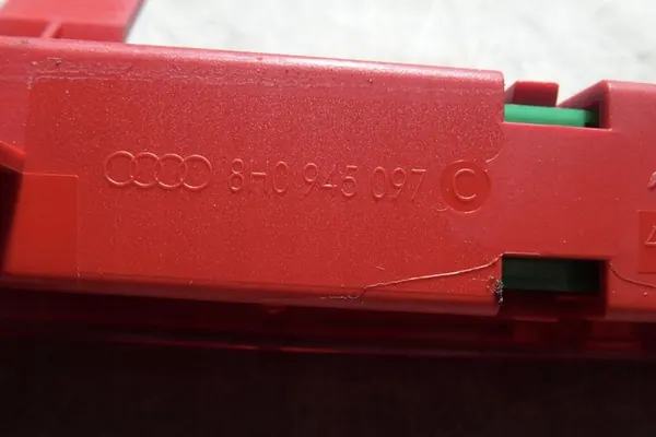 Zusätzliche Bremsleuchte AUDI A4 8H0945097C image 3