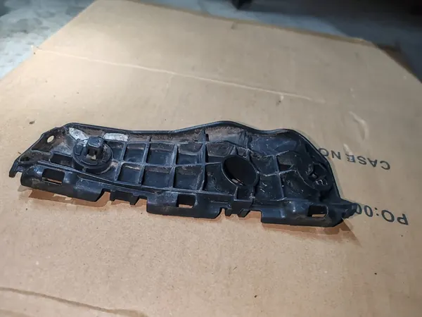 Guia de para-choque dianteiro direito 52535-02041 Toyota Auris I image 3