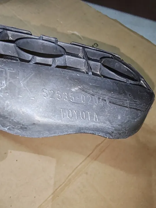 Guia de para-choque dianteiro direito 52535-02041 Toyota Auris I image 4
