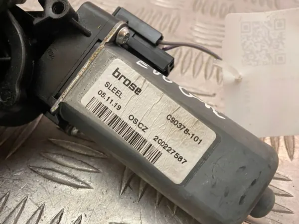 Moteur de siège Land Rover Evoque II OEM 924117103 image 3