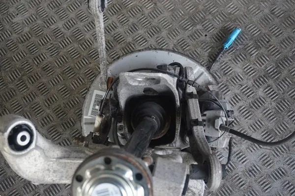 BMW 6770924 Höger Drivaxel för E61 530xd M57N2 image 9