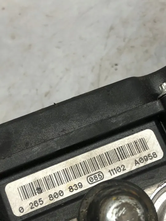 ABS-pumpstyrenhet OEM 0265232356 Begagnad image 6