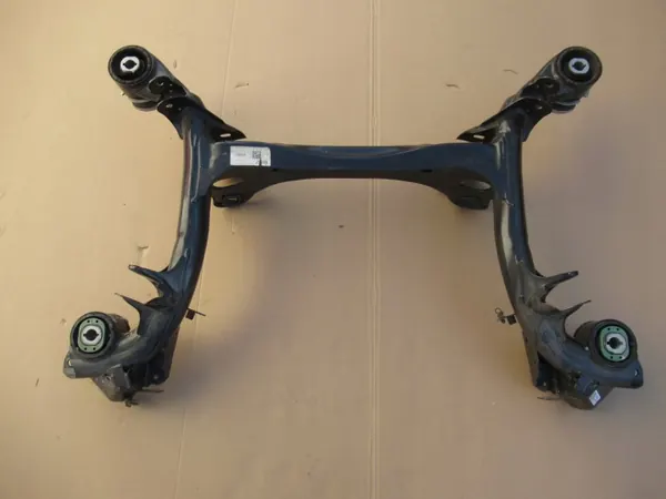 Poutre arrière Audi A4 B9 A5 8W OEM 8W0505235AM image 3