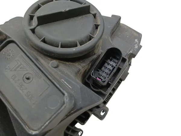 Linke Frontscheinwerferlinse OEM A2048208361 Mercedes C W204 image 9