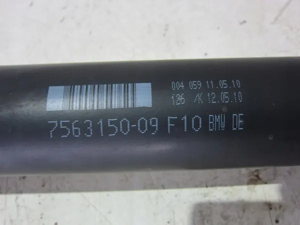 BMW F10 F11 550i Aandrijfas OEM 26107563150 67k km image 7