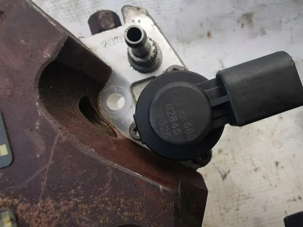 Brandstofpomp 7798333 0445010146 BMW E46 E87 E83 X3 E60 2.0 D image 7