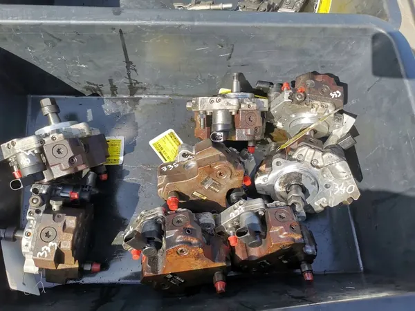 Brandstofpomp 7798333 0445010146 BMW E46 E87 E83 X3 E60 2.0 D image 8