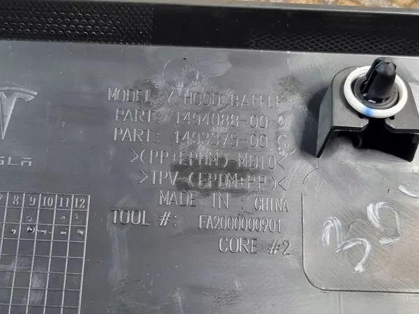 Capa do capô do motor Tesla Model Y 2020 image 9