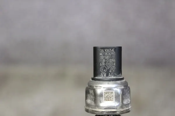 AUDI RS4 RS5 2.9 3.0 TFSI Capteur de Rampe de Carburant 06M133316L image 4