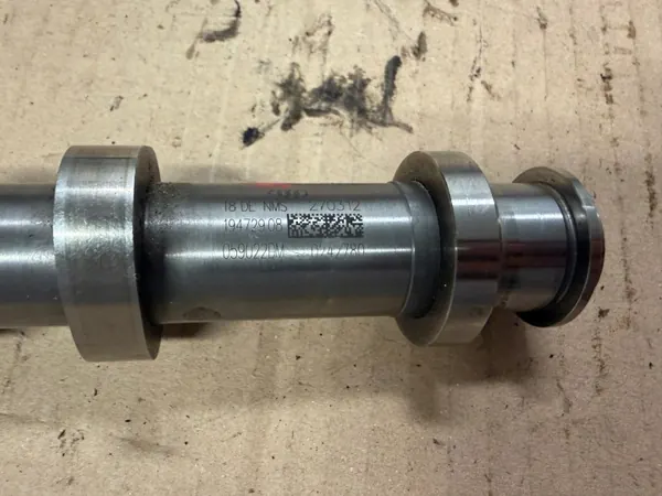 Árbol de levas usado OEM 059022DM para Audi A6 C7 3.0 TDI image 4