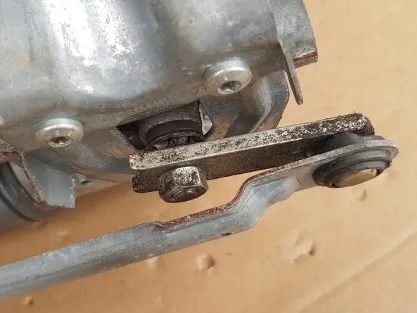 Scheibenwischermotor & Gestänge Rechts Vorne VW Touran I image 8