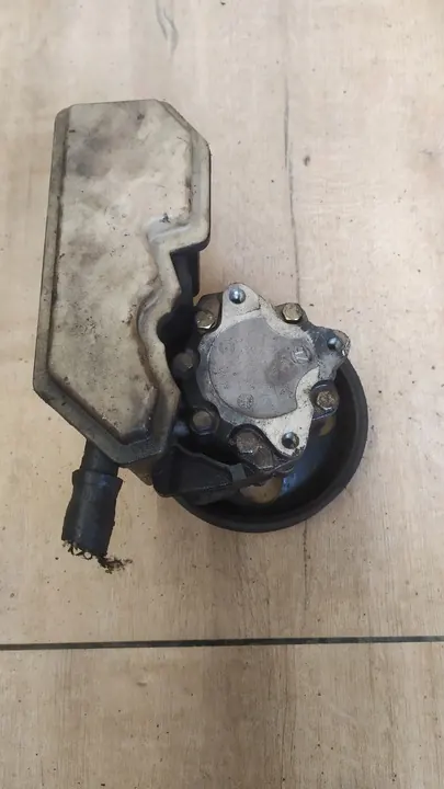 Servostuurpomp Opel Vectra B 1.8 image 4