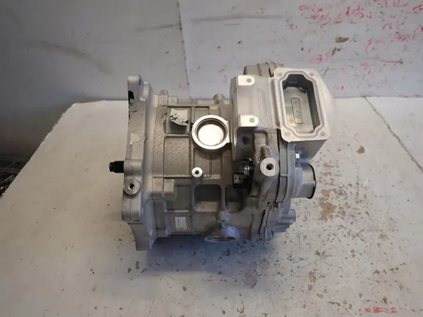 Motor elétrico Nissan usado OEM 290C06UM0A image 2