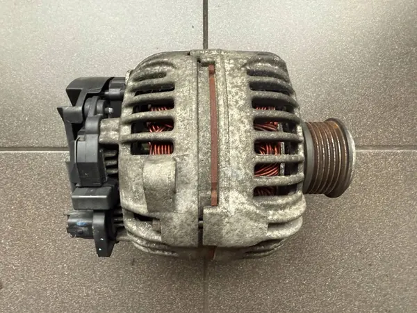 Nissan Qashqai 1.5 DCI Vaihtovirtageneraattori Bosch 0124525140 image 2