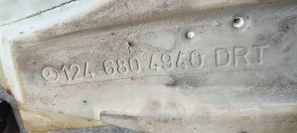OEM W124 Etulattiamatto - Mercedes-Benz OE image 4