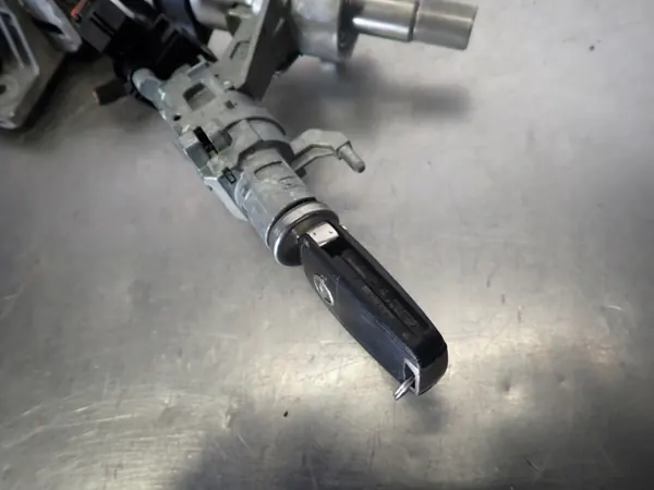Coluna de direção com ignição e chave OEM 000 Opel Insignia image 3