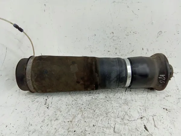 Taka-ilmatyyny vasen OEM JUR229357 Mercedes ML W164 image 2