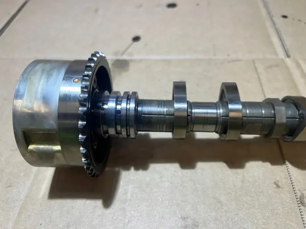 KIA SPORTAGE III 1.6 GDI G4FD Insugningskam 24350-2B600 image 10