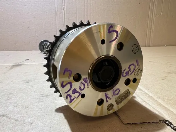 KIA SPORTAGE III 1.6 GDI G4FD Insugningskam 24350-2B600 image 6