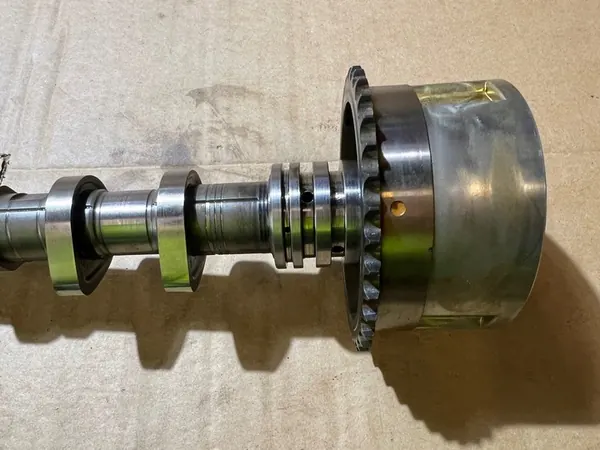 KIA SPORTAGE III 1.6 GDI G4FD Insugningskam 24350-2B600 image 8