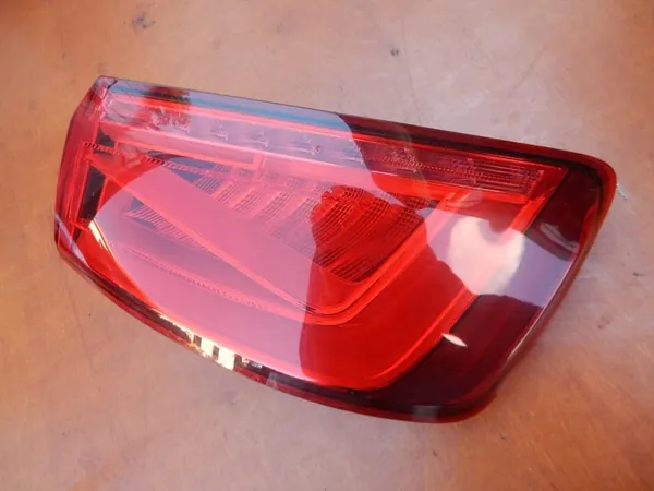 Luz trasera derecha AUDI A3 8V Sedan 12- OEM 8V5945096A image 6
