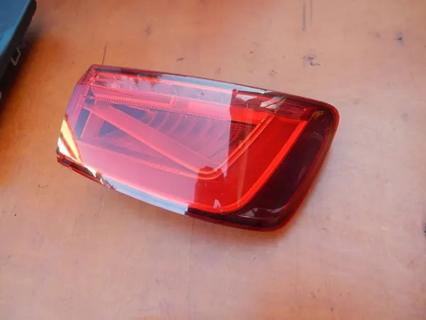 Luz trasera derecha AUDI A3 8V Sedan 12- OEM 8V5945096A image 9